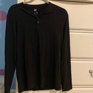 Size Medium-Women’s plain black t-shirt.